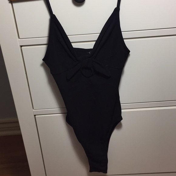 🌿3/$20 Tie front bodysuit - Picture 2 of 4